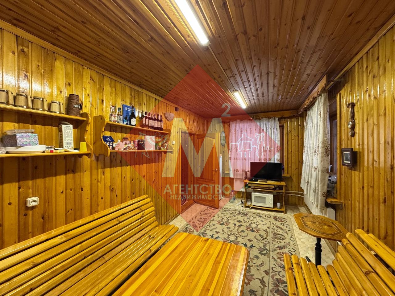 Продаётся двухэтажный дом на учас