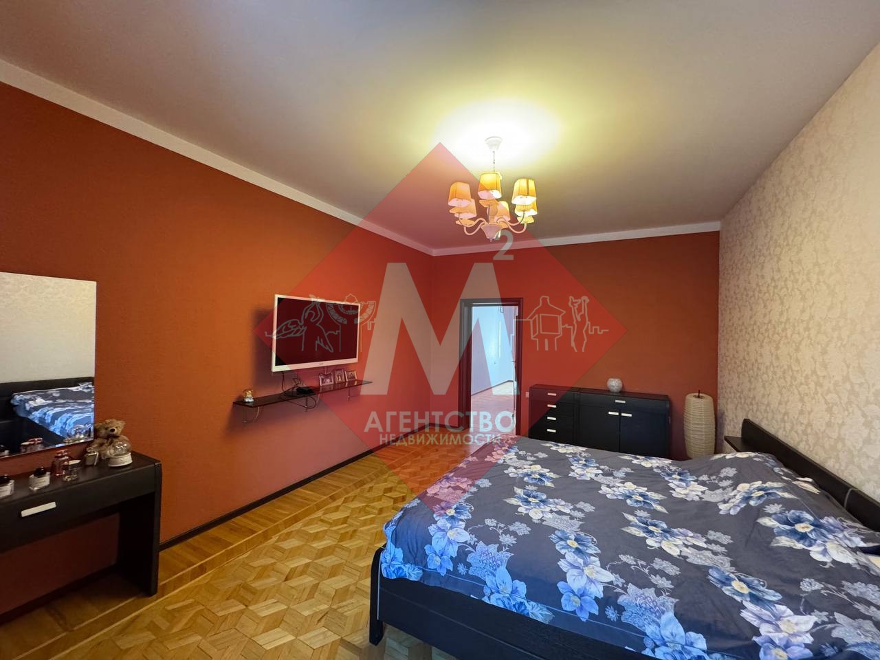 Продаётся двухэтажный дом на учас