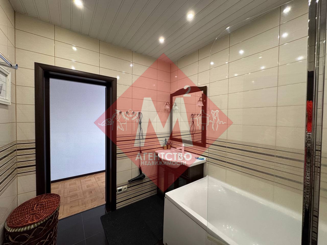 Продаётся двухэтажный дом на учас