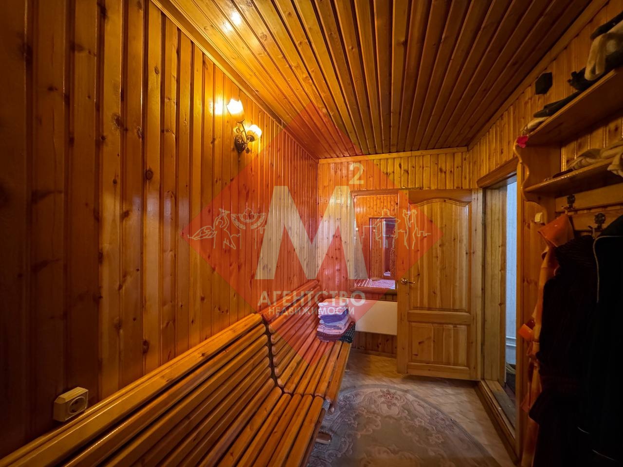 Продаётся двухэтажный дом на учас