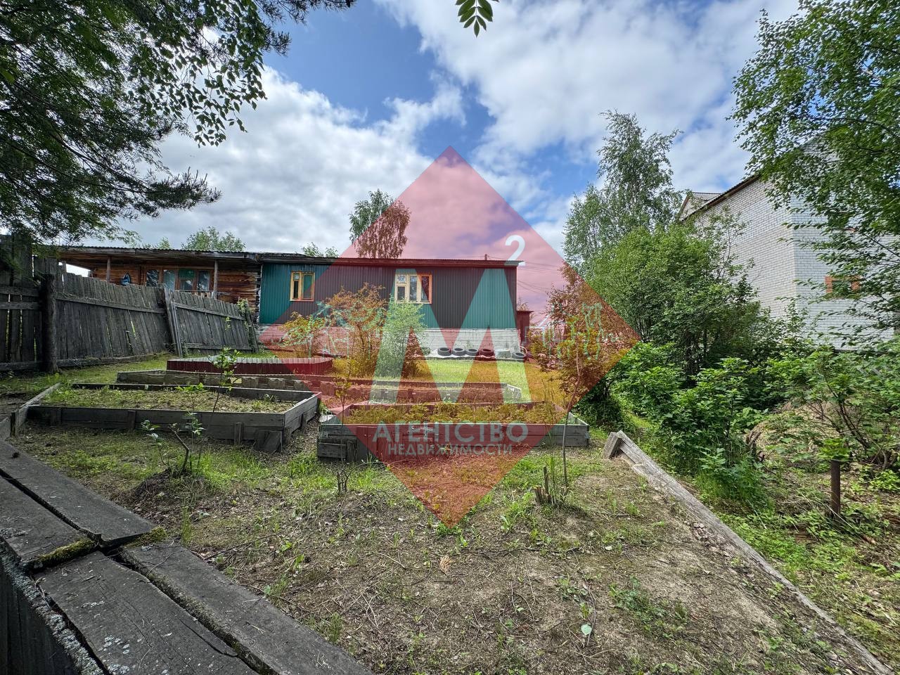 Продаётся дом, на участке 5 соток