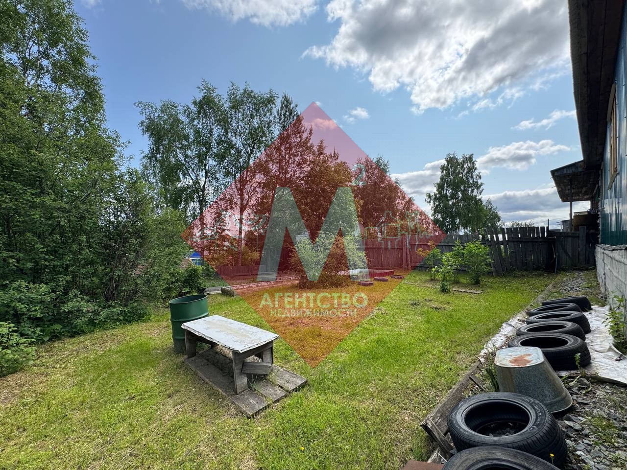 Продаётся дом, на участке 5 соток