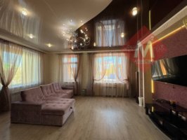 Продается трехкомнатная квартира