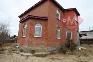 Коттедж с баней и бассейном